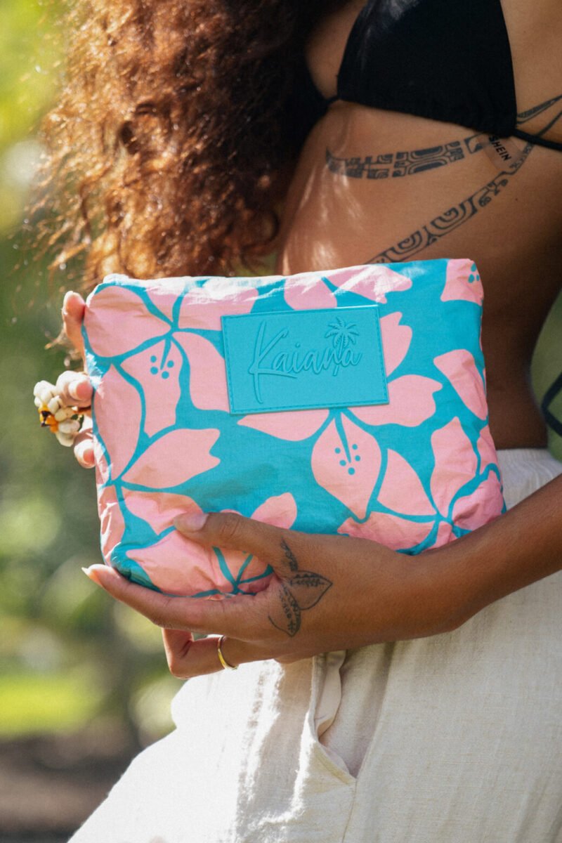 SMALL POUCH - AUTE IN SALMON ON TURQUOISE