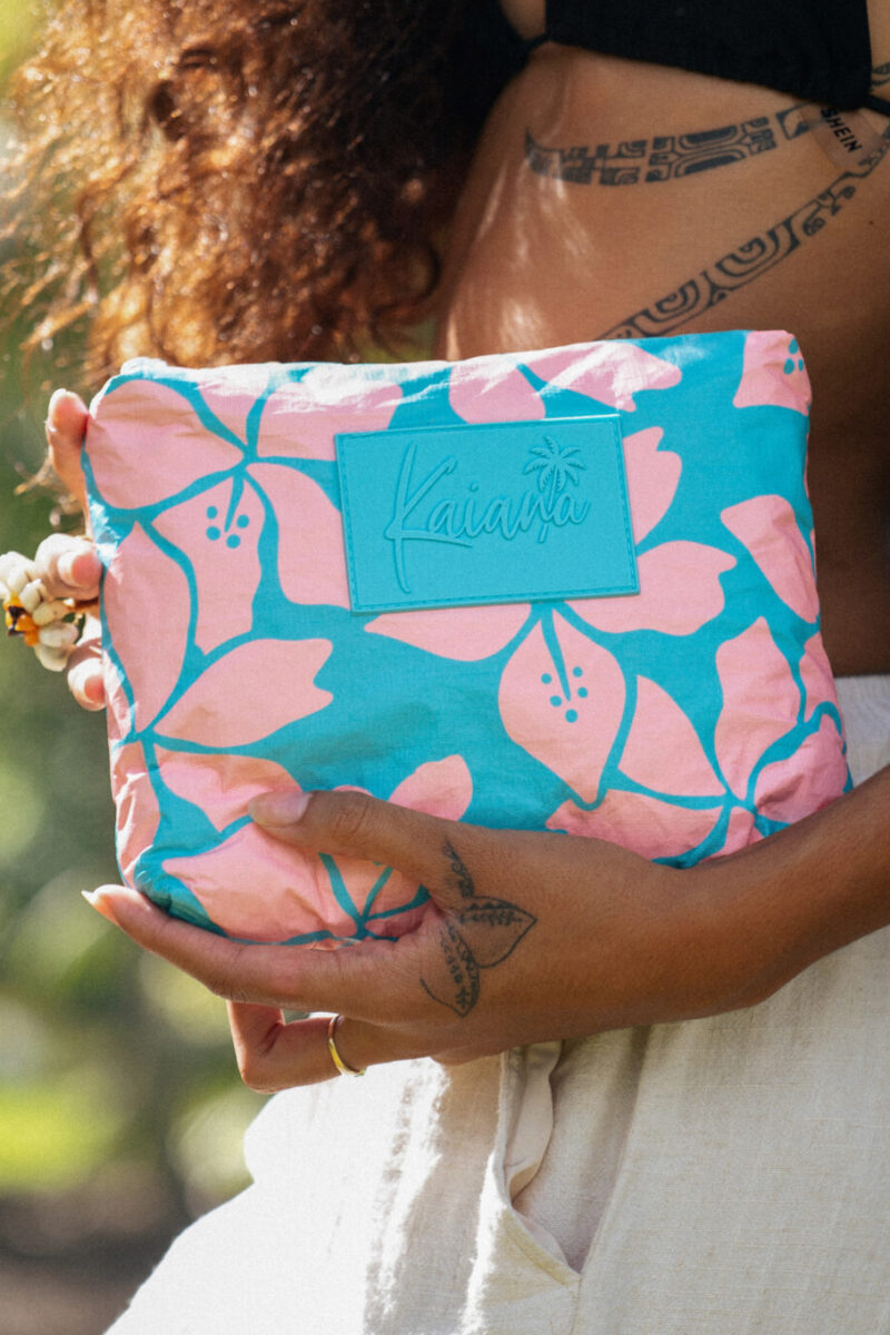 SMALL POUCH - AUTE IN SALMON ON TURQUOISE