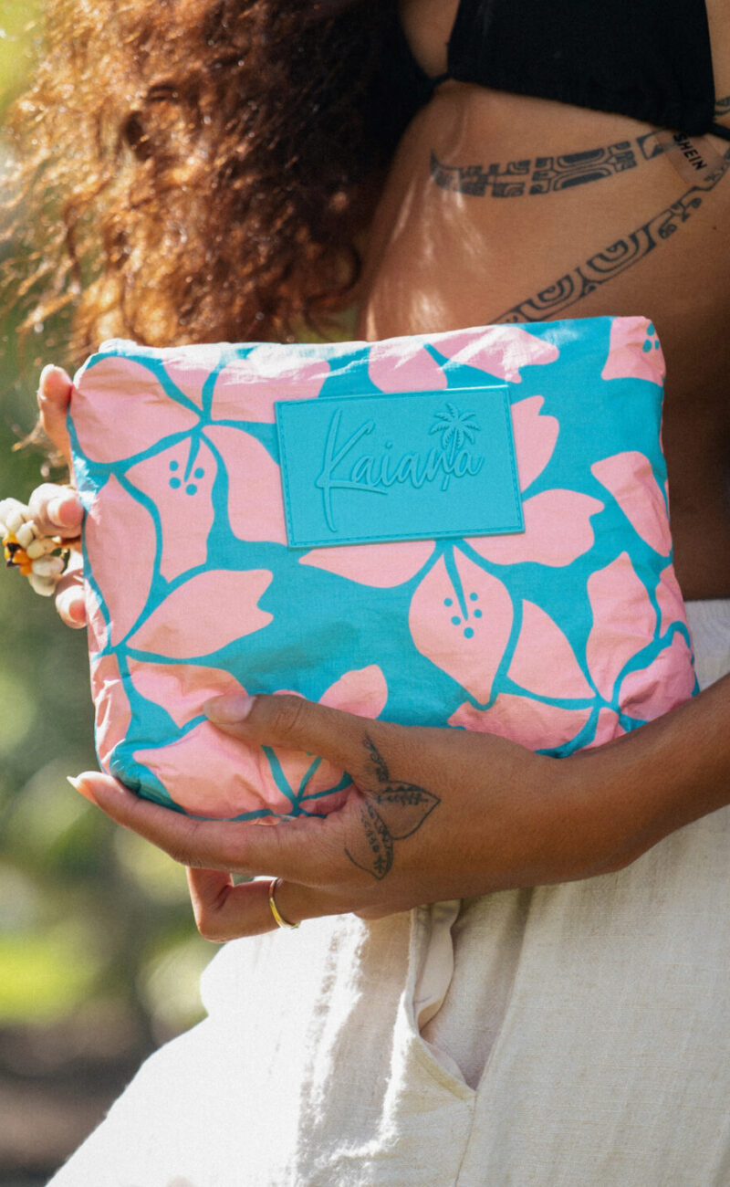 SMALL POUCH - AUTE IN SALMON ON TURQUOISE