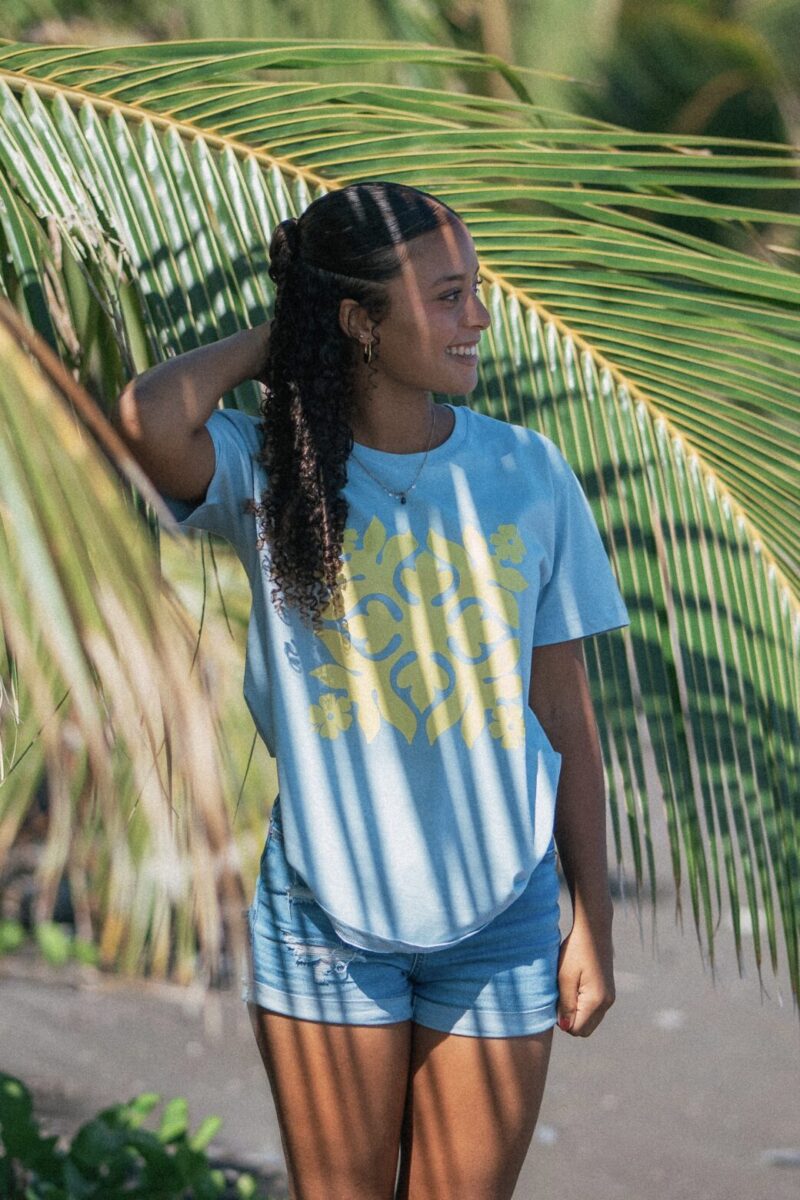 BLUE TEE -  TIFAIFAI in YELLOW