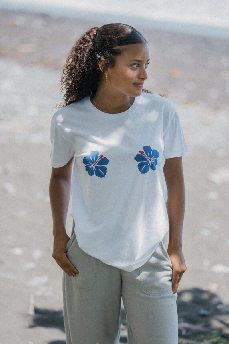 WHITE TEE -  AUTE in BLUE